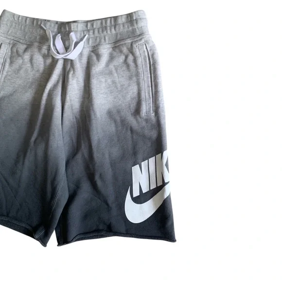 ➰Nike Club Alumni French Terry shorts ➰ - Picture 8 of 8